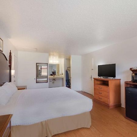 Americas Best Value Inn Lockhart Tx Esterno foto