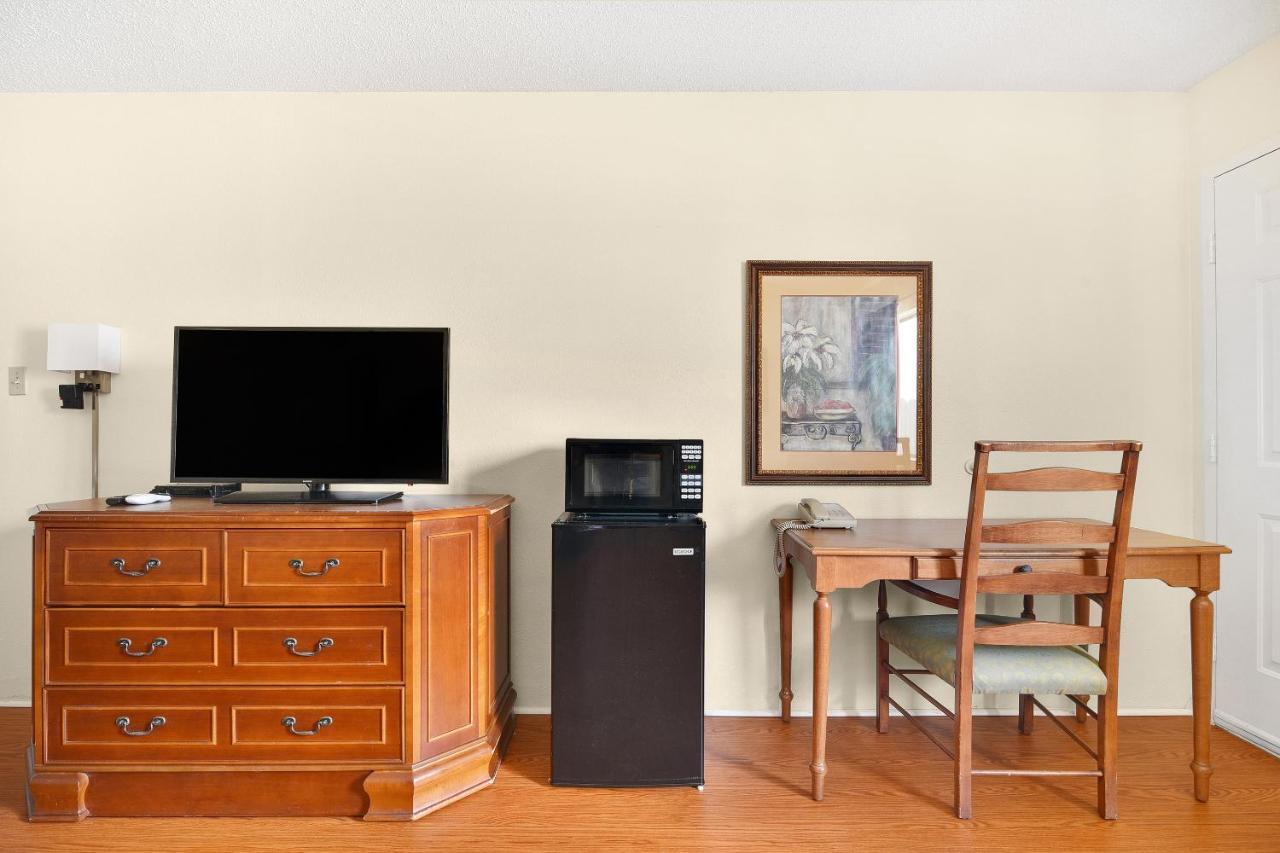 Americas Best Value Inn Lockhart Tx Esterno foto