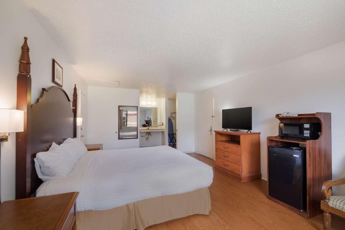 Americas Best Value Inn Lockhart Tx Esterno foto