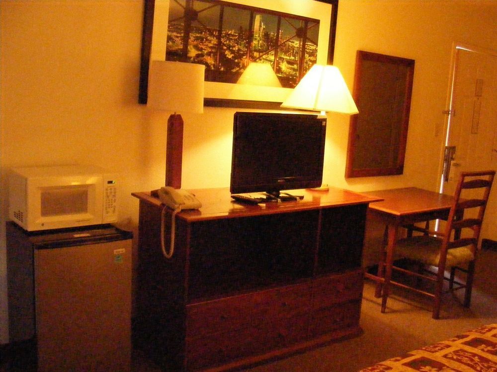 Americas Best Value Inn Lockhart Tx Esterno foto